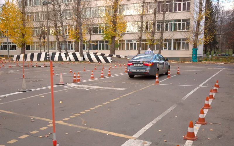 Правительству предложили сделать правила дорожного движения частью экзамена