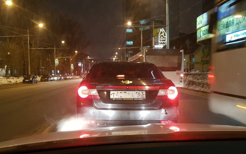 Разработчики камеры показали, как водители скрывают свои номера. Примеры и фото