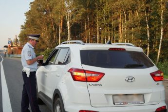v-gibdd-priznali-preimushhestvo-tonirovki-a-potom-ukazali-na-nedostatki-a8ad385