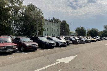 prevyshajushhih-skorost-voditelej-predlozhili-nakazyvat-domashnim-arestom-c38ef24