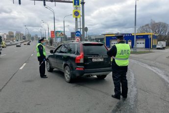 shtrafy-gibdd-na-kotorye-voditeli-mahnuli-rukoj-nakazhut-v-ljuboj-moment-e906953