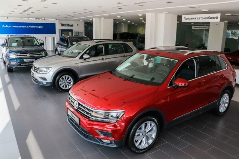 Беларусь запрещает продажу новых автомобилей россиянам