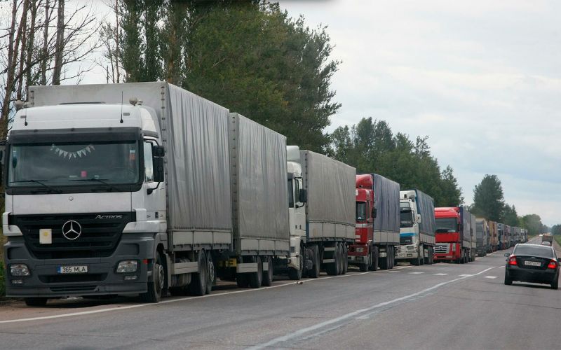 gosduma-nashla-upravu-na-inostrancev-so-shtrafami-ih-zaderzhat-na-granice-2f883f3