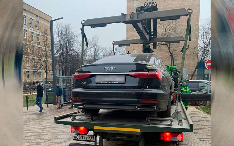 Судебные приставы в Москве взыскали с водителя Audi A6 695 000 тысяч за ₽ штрафа.