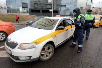 gibdd-obnaruzhila-neispravnosti-u-kazhdoj-sedmoj-mashiny-taksi-v-moskve-c36a6ba