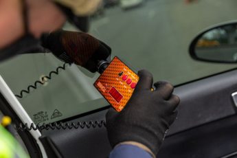 hotja-by-boka-ne-trogali-gibdd-uznala-mnenie-voditelej-o-tonirovke-ed3256a