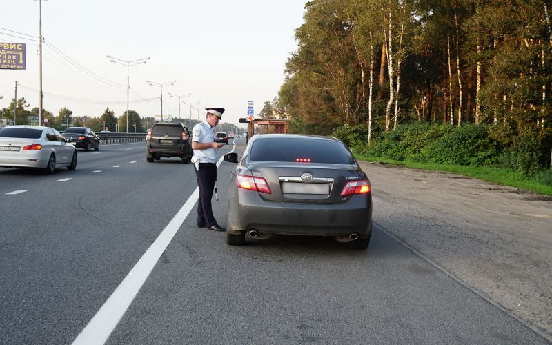 kak-voditeli-nakazyvajut-obochechnikov-na-doroge-surovo-no-spravedlivo-090f9de