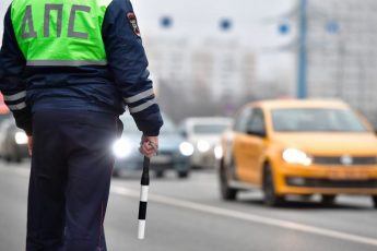v-gibdd-rasskazali-pochemu-nelzja-ehat-bystro-po-pustoj-doroge-2e63a61