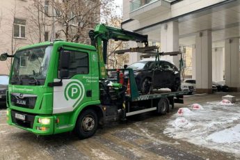v-moskve-u-voditelnicy-zabrali-krossover-lexus-za-shtrafy-na-%e2%82%bd360-tys-57e103c
