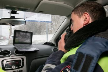 gibdd-rasskazala-kakih-voditelej-chashhe-vsego-lovjat-skrytye-patruli-835f3da